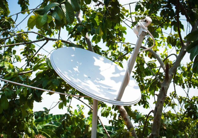 Brasil Antenado: começa a instalação gratuita de parabólicas digitais em 323 cidades sem acesso à TV aberta