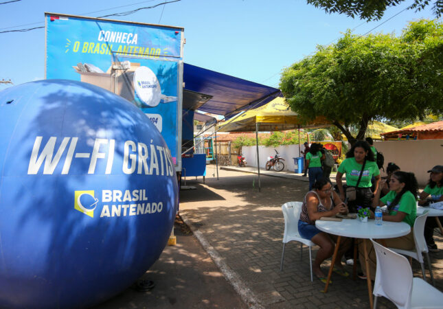 Caravana do Brasil Antenado leva atendimento gratuito a Santa Cruz e Dormentes, em Pernambuco